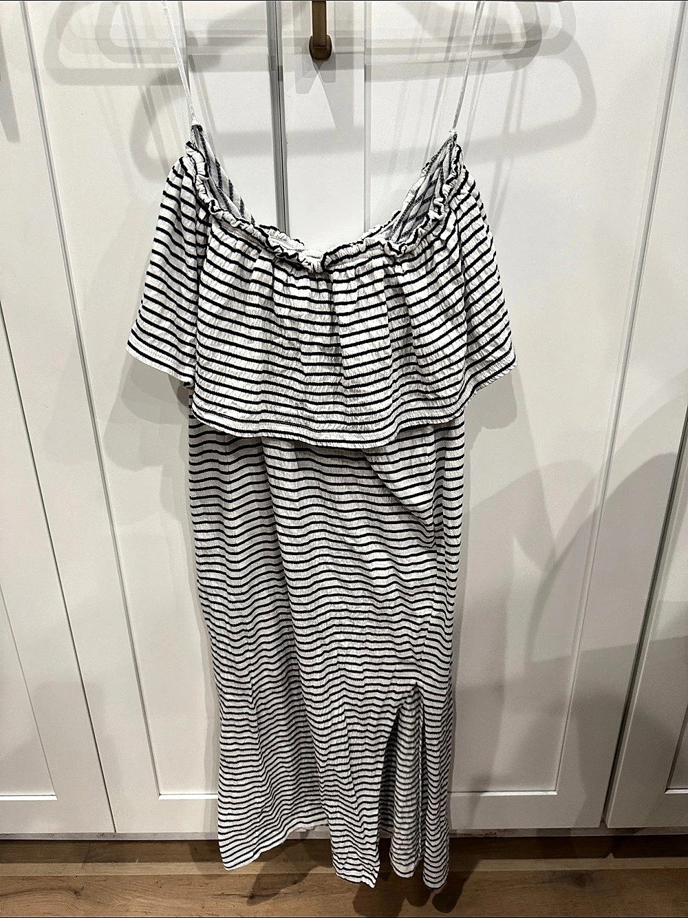 ONEILL Striped Maxi Dress in White & Black Size Small